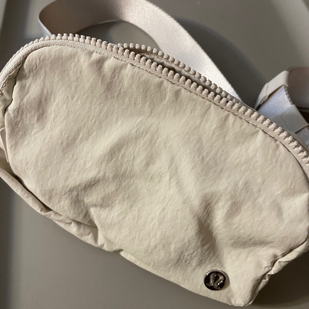 Lululemon Everywhere Belt Bag in White Opal